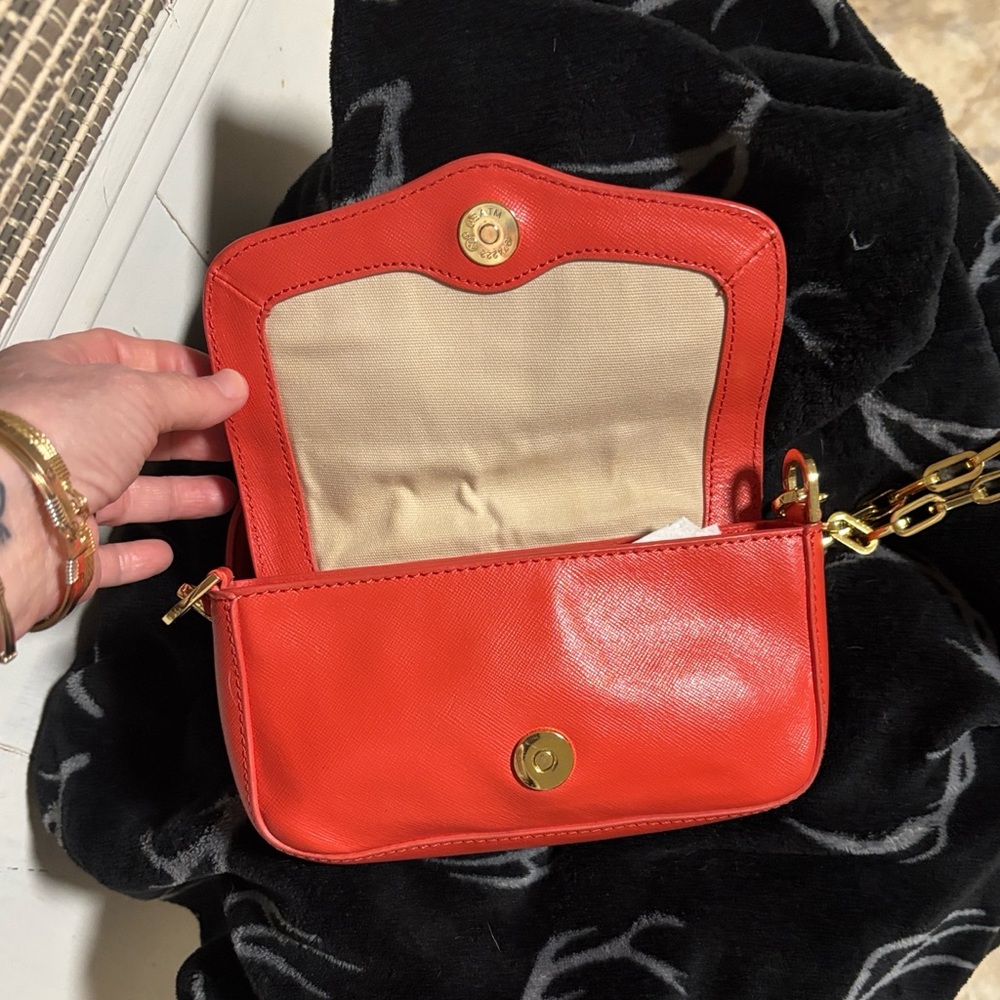 Tory Burch Vibrant Red Crossbody with Gold Chain - Picture 3 of 11